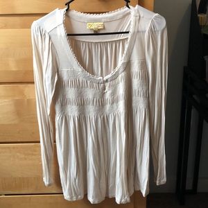 Long sleeve white blouse/shirt